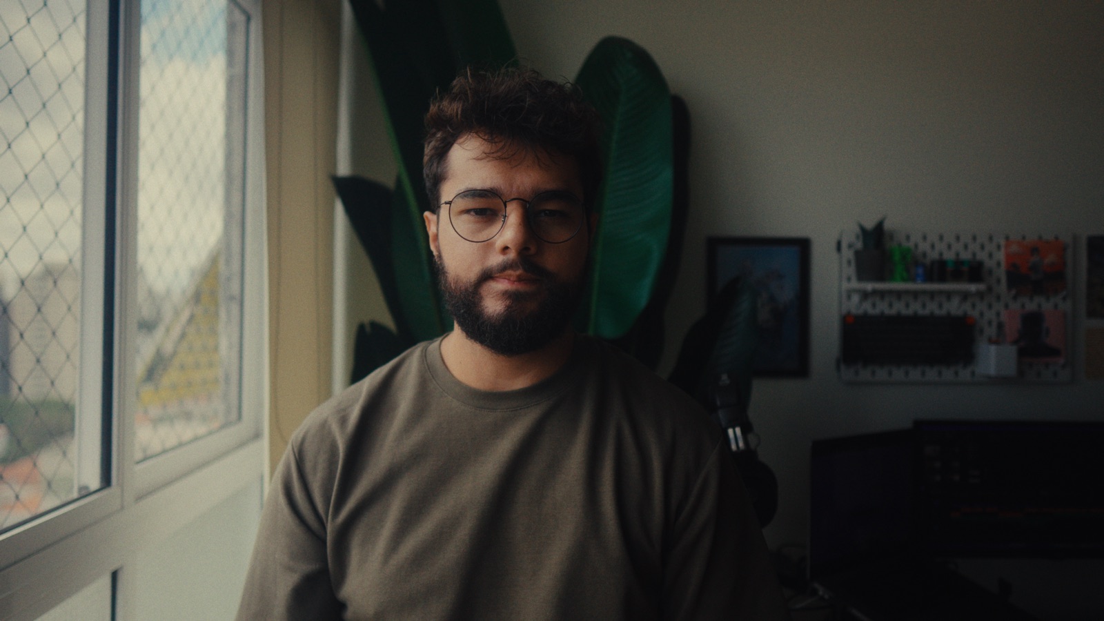 Retrato do Abis, editor de vídeos e criador das ferramentas